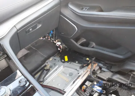 2021 Jeep Grand Cherokee L Limited 4X4 из США, поврежденный, VIN 1C4RJKBG6M8199637